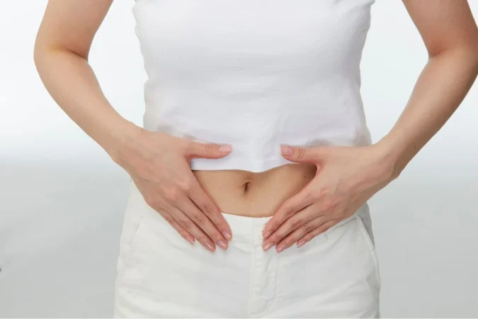 Dra. Elian Rivas, especialista en motilidad gástrica: "Lo ideal es concentrarse en la alimentación, masticar bien, comer despacio y sin distracciones 2 Merca2.es El intestino tambien siente Merca2.es