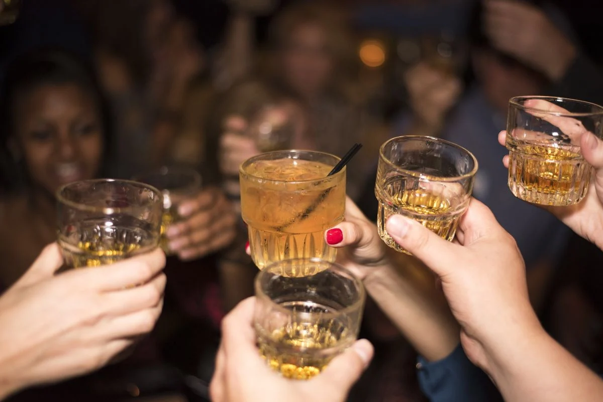 El mito del alcohol Alcohol y salud real