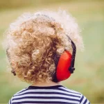Niños y ancianos, los más vulnerables: así afecta el ruido a la memoria, el sueño y el aprendizaje