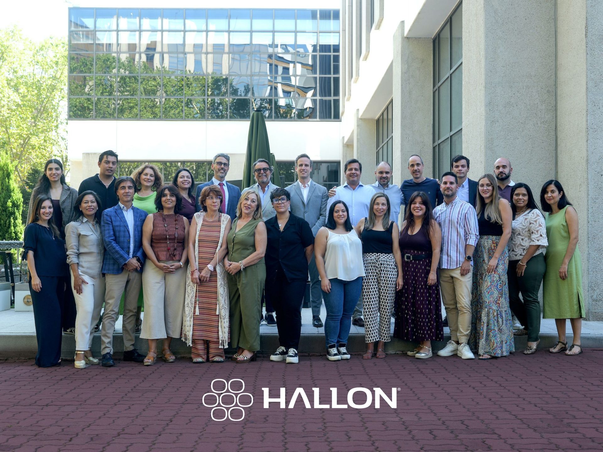 HALLON1_Parte_del_equipo_de_Hallon_en_la_sede_de_Madrid