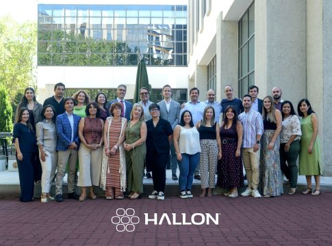 HALLON1_Parte_del_equipo_de_Hallon_en_la_sede_de_Madrid