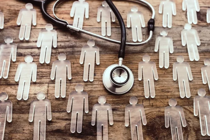 Dr. Aurelio Rojas (36), cardiólogo: “Si un médico en EE. UU. no pide una prueba y luego el paciente tiene un problema, ese médico está muerto profesionalmente.” 1 Merca2.es médico