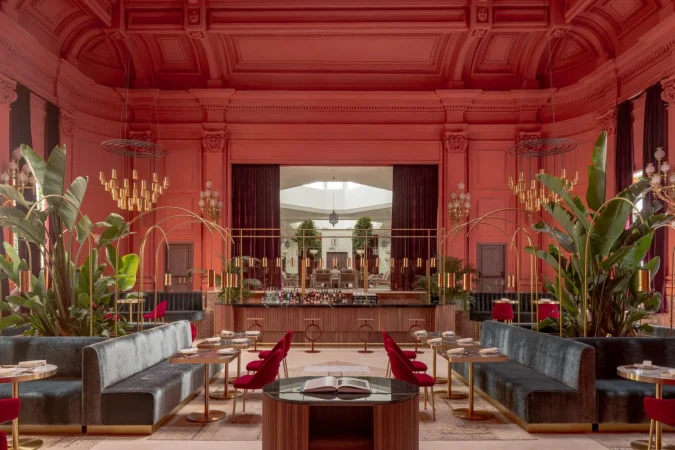 Meliá: los títulos no reflejan la buena evolución operativa ni el entorno favorable 1 Merca2.es Renta 4 aconseja Sobreponderar en Meliá en base a un precio objetivo de 8,20 euros que suponen un potencial alcista de cerca del 11%.