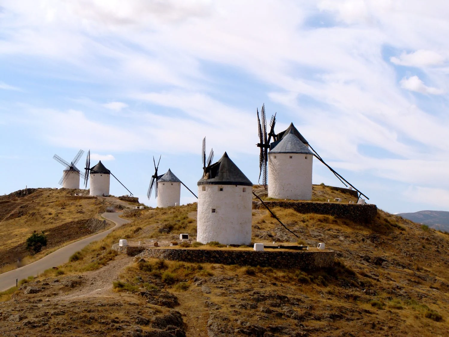 “El error fatal en los Molinos de Consuegra: si subes antes de las 17h en noviembre pierdes la única foto que te hará viral, y casi nadie lo sabe”