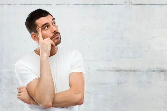 Tu cerebro no quiere paz, quiere estímulo: la verdadera razón por la que no puedes dejar de pensar 1 Merca2.es pensar