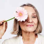 Menopausia sin drama: los 10 alimentos “medicina” que activan tus hormonas y calman los sofocos