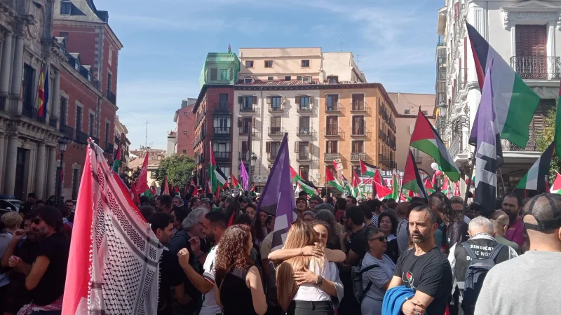 La huelga general del 15-O en los medios: entre el rigor y la criminalización 3 Merca2.es WhatsApp Image 2025 10 15 at 13.32.17 Merca2.es