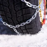 Por no llevar cadenas obligatorias en el maletero este invierno te caen 200€ y te inmovilizan el coche