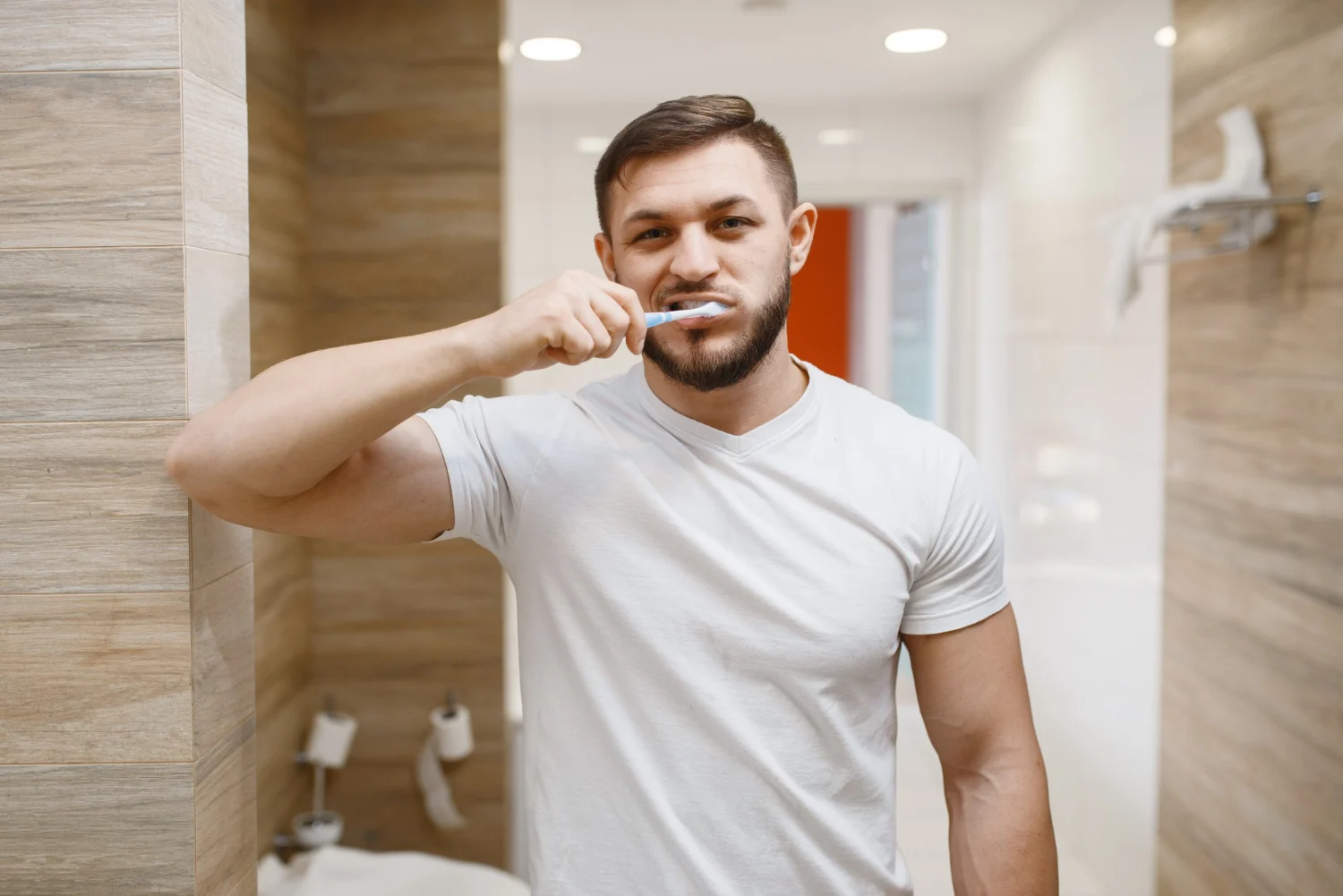Existen ciertas prácticas que pueden mitigar el daño, aunque la recomendación principal sigue siendo limitar el consumo para proteger los dientes. Fuente: Freepik
