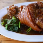 Codillo de cerdo al horno, el asado lento que conquista por dentro
