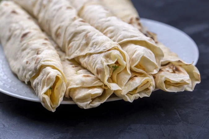Filloas gallegas: la memoria reinventada en una receta tradicional que nunca pasa de moda 1 Merca2.es comida tradicional turca local envoltura de hojaldre de queso nombre turco sikma Merca2.es