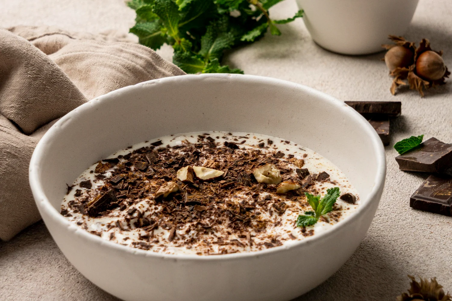 La avena instantánea es un alimento que muchos desayunan pensando que es la opción más sana, pero la realidad es otra. Fuente: Freepik
