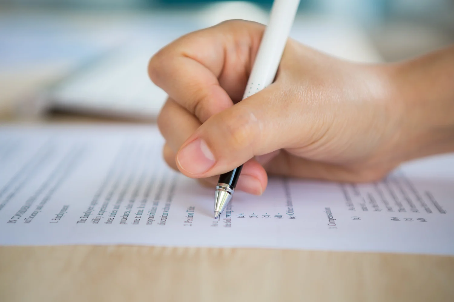«Es la primera pregunta trampa del nuevo examen práctico»: avisa el examinador de la DGT Javier Solís (56), «y el 80% de los aspirantes suspende a los 2 minutos de arrancar»