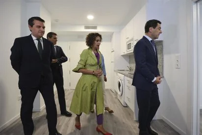 Juanma Moreno y María Jesús Montero chocan por la vivienda antes de las elecciones 1 Merca2.es dss Merca2.es