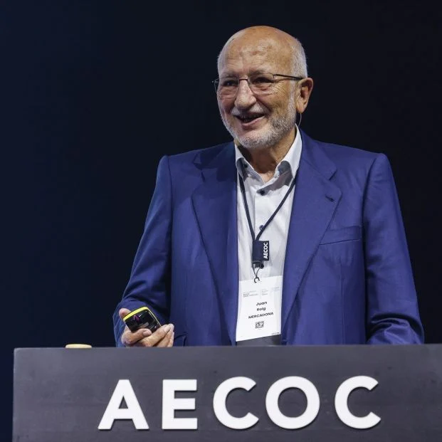 Juan Roig, Mercadona: “El empresario que paga impuestos contribuye al bienestar común” Juan Roig, Mercadona: “El empresario que paga impuestos contribuye al bienestar común”