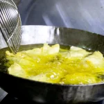 «El aceite de oliva ‘sano’ con el que cocinas se convierte en un veneno a esta temperatura», alerta Ricardo Leal (48), químico alimentario