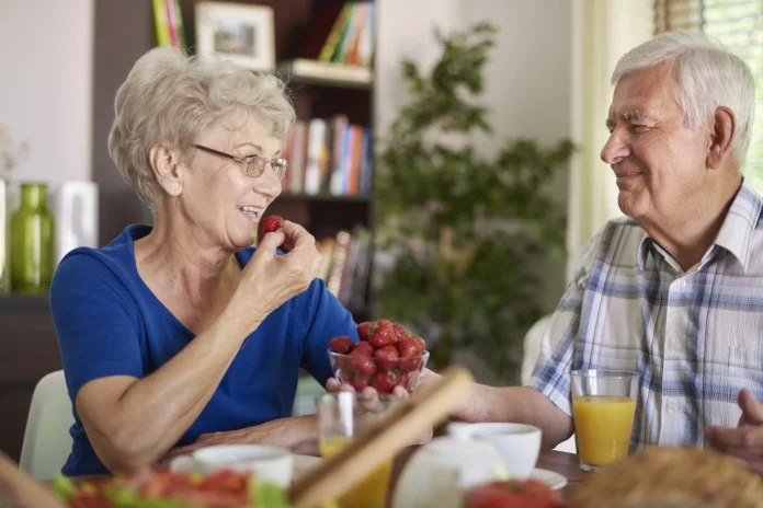 Ana Torres, experta en consumo sénior: "Los mayores destinan cada vez más recursos a alimentación y vivienda" Ana Torres, experta en consumo sénior: "Los mayores destinan cada vez más recursos a alimentación y vivienda"