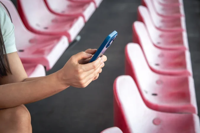 Elisa Zaga, analista existencial: “La adicción es una fuga emocional que da alivio inmediato, pero destruye tu vida lentamente” 1 Merca2.es Adicción al juego: Cuando el dolor ajeno se convierte en tu propio camino