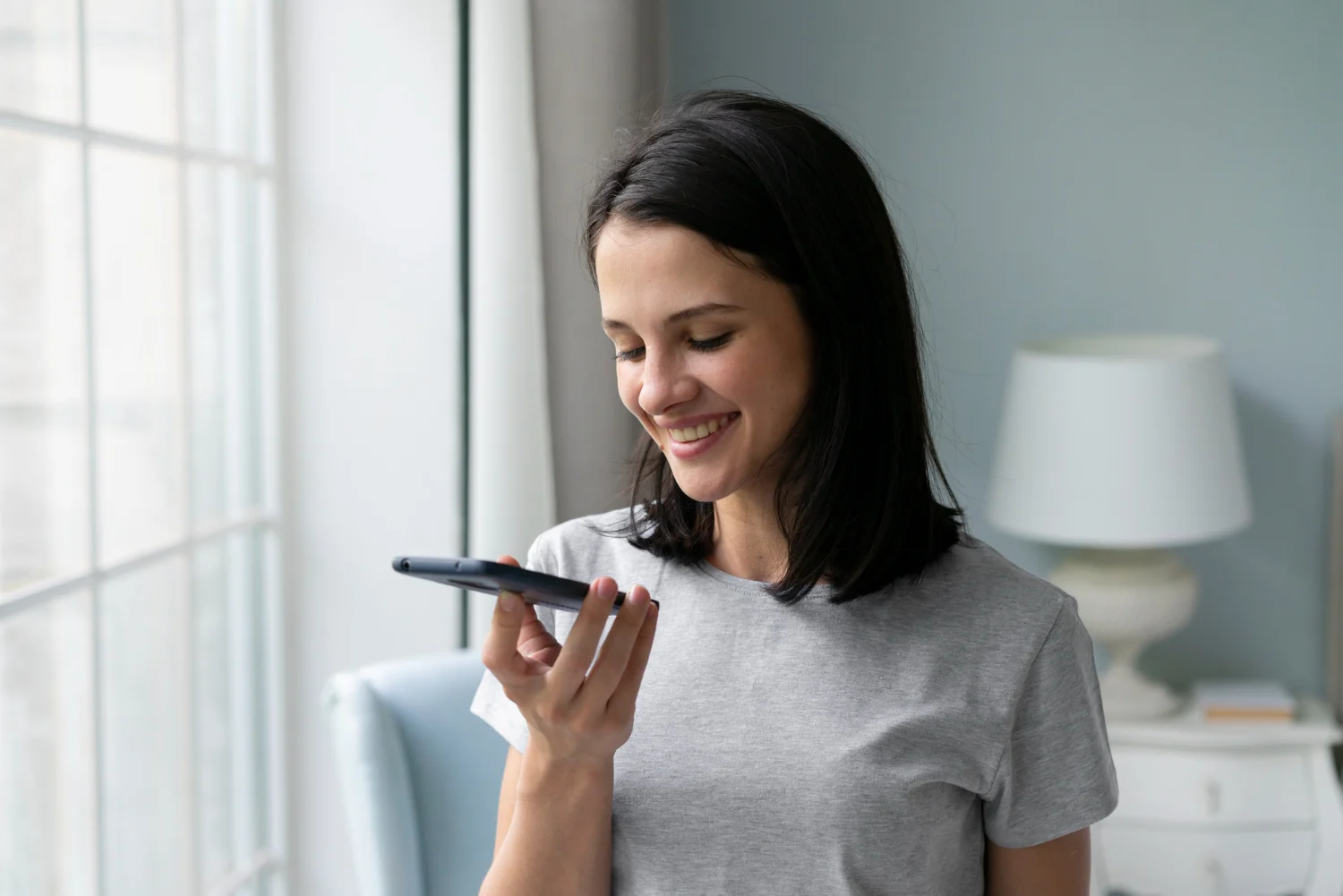 A pesar de la sofisticación del engaño, existen estrategias para protegerse y evitar caer en estas estafas que usan tu voz de WhatsApp. Fuente: Freepik