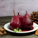 Cómo preparar paso a paso unas peras al vino tinto caseras y llenas de sabor