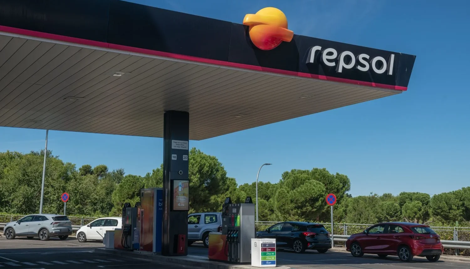 Repsol afronta un trimestre y un medio plazo complicados por el refino, pero el mercado ya lo descuenta
