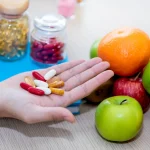 “Estos complementos que compras sin receta están provocando episodios de ansiedad y taquicardias en adultos sanos, pero hay una fórmula para saber cuáles evitar”, alerta la Dra. Eva Luján (44), psiquiatra