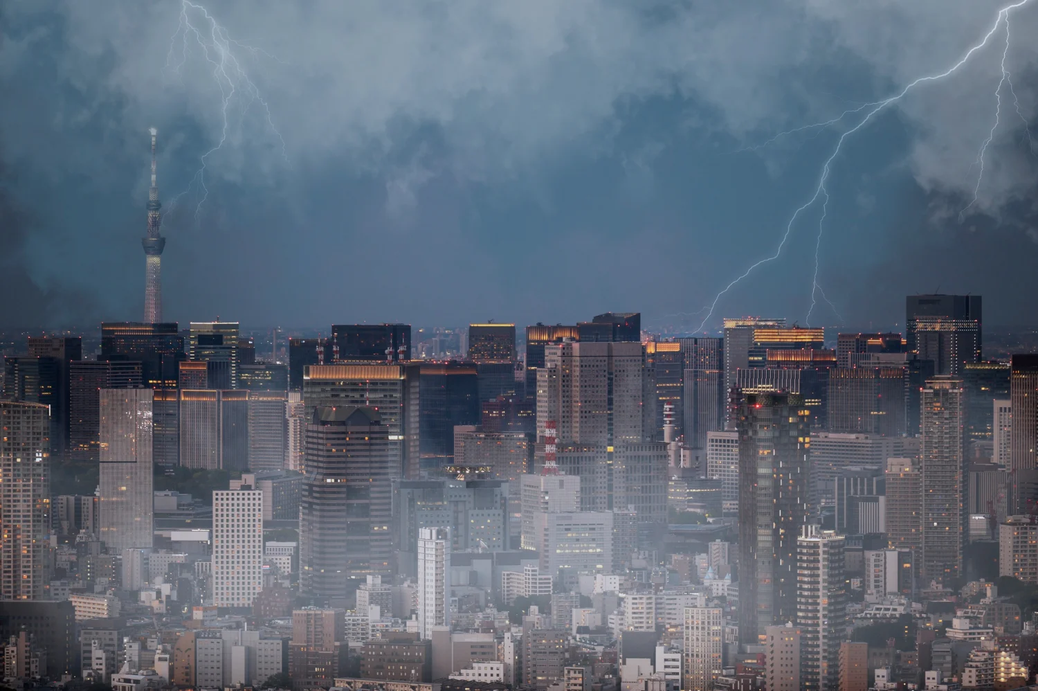 Detrás de esta predicción tan alarmante sobre los temporales que nos esperan, se esconde una ciencia robusta que conecta directamente con la crisis climática que ya nadie se atreve a negar. Fuente: Freepik 
