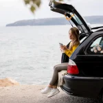 Tu coche sabe dónde estuviste el verano pasado y con quién: Laura Valbuena (37), perito judicial informática, demuestra cómo extraen tus rutas y conversaciones