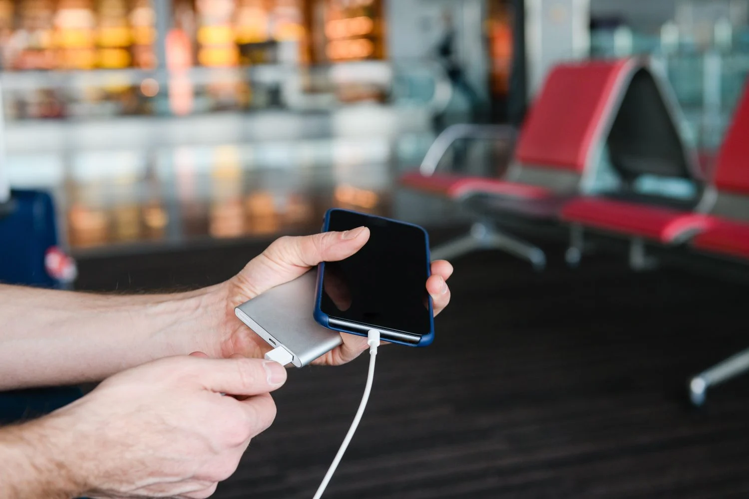 La experiencia de esta perito demuestra lo sencillo que es acceder a la vida digital ajena si no se toman las precauciones adecuadas al deshacerse del móvil. Es un trabajo casi detectivesco con resultados sorprendentes. Fuente: Freepik
