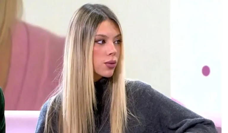 Alejandra Rubio deja a las Campos totalmente descolocadas: "Mi padre..." 13 Merca2.es Alejandra Rubio en su programa Merca2.es