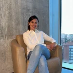 Andrea Redondo (39), experta financiera: «El problema es gastar en cosas que no te aportan, que no te acercan a tus metas»