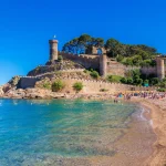 Playa, senderismo y restaurantes sin vaciar la cartera: el secreto mejor guardado de los catalanes