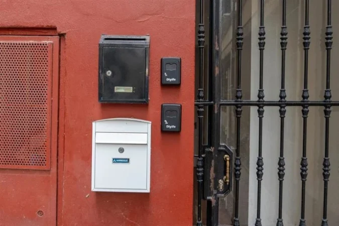 Un presunto caso de acoso inmobiliario agita a Navarra 1 Merca2.es Cajetines Merca2.es