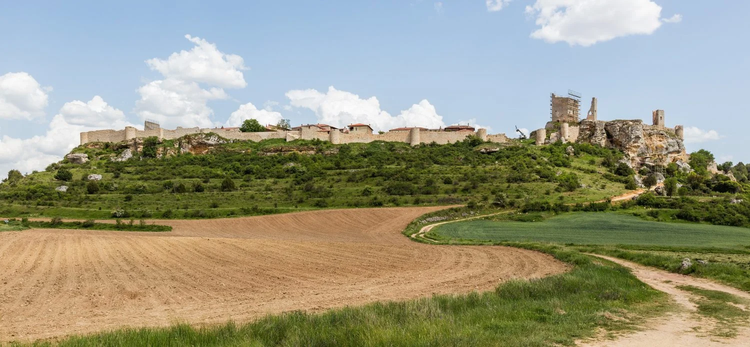 Calatañazor, el rincón soriano que recuerda a Salzburgo con música y mercados en las fiestas.
