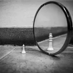 David Corbera, psicólogo: «El enemigo no es un obstáculo, es un espejo: refleja la parte de ti que no quieres ver»