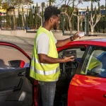 La DGT endurece las reglas: el objeto que deberás tener en tu coche sí o sí a partir del 1 de enero