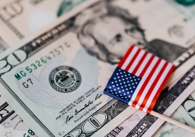 Ventas minoristas, precios industriales y confianza del consumidor en EEUU 1 Merca2.es A partir de las 15.00 horas españolas llegarán los datos de vivienda S&O/Case-Shiller de septiembre en EEUU. Agencias