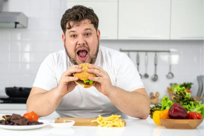 Marc Romera (59), experto en fisiología y metabolismo: “Una gran parte de lo que determina una buena analítica es el nivel de estrés que arrastra la persona” 3 Merca2.es Equilibrio984 Merca2.es