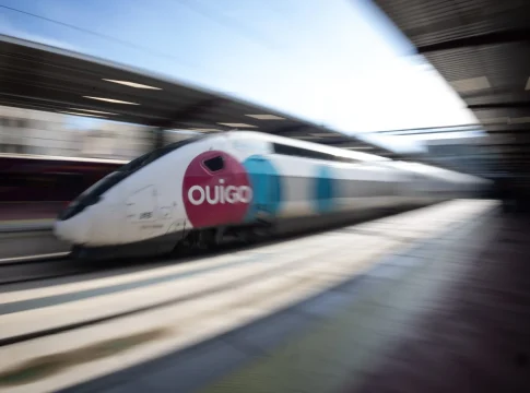 Un tren de Ouigo en la estación de Chamartín-Clara Campoamor, a 2 de enero de 2025, en Madrid (España). Fuente: EP