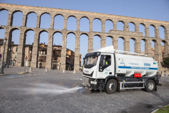 FCC obtuvo un contrato de 740 millones de euros/ 15 años para la recogida de residuos y la limpieza de calles en Granada. FCC en Segovia. Fuente: FCC