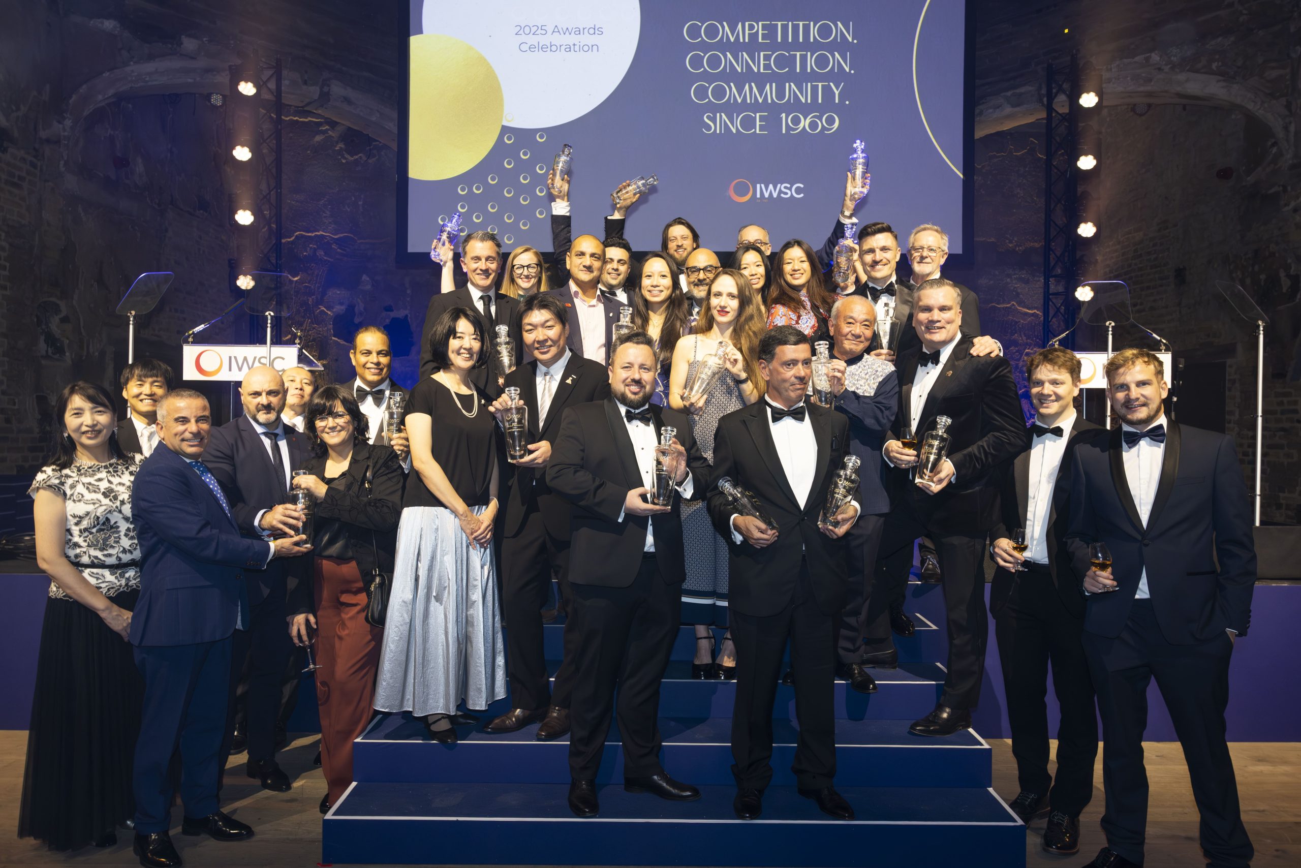 Paco & Lola recibe el White Wine Producer Trophy 2025 como mejor bodega productora de vino blanco del mundo 1 Merca2.es Paco & Lola recibe el White Wine Producer Trophy 2025 como mejor bodega productora de vino blanco del mundo