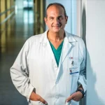 Dr. Javier García, anestesiólogo, advierte: «Estamos asistiendo a situaciones extrañas, sobre todo con la utilización de fármacos anestésicos por personal no médico y personal médico no formado»