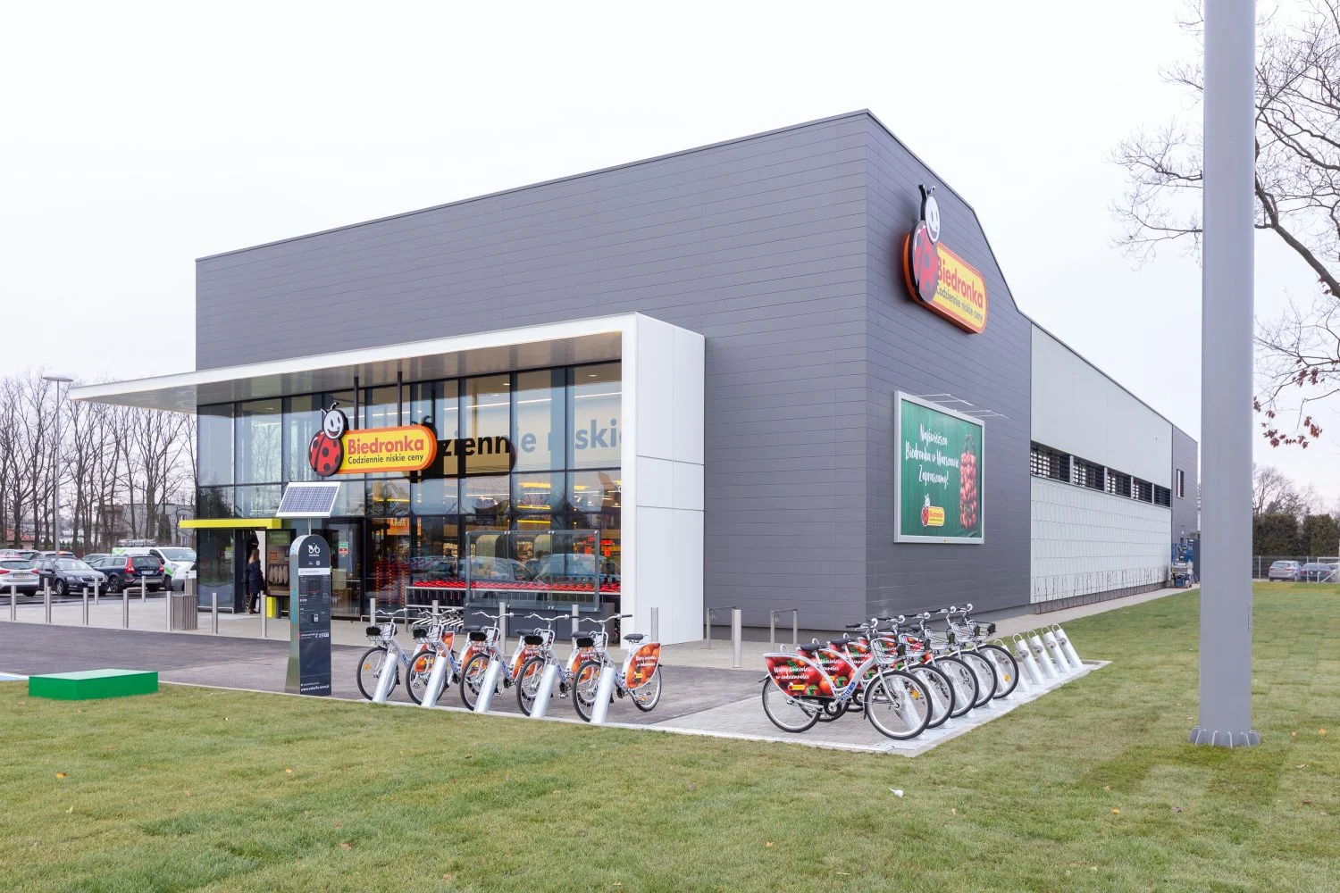 Jefferies advierte: la competencia en el ‘retail’ polaco no afloja mientras Biedronka sostiene su liderazgo con promociones agresivas