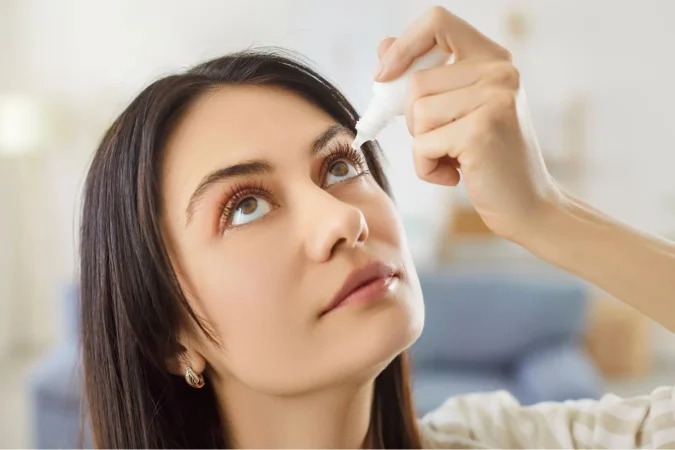 Dra. Jessica Serrano Aguilar, oftalmóloga: “La regla 20-20: cada 20 minutos, mira algo a 20 pies por 20 segundos” 4 Merca2.es La importancia del cuidado ocular69 Merca2.es