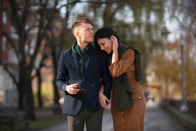 Dr. Iñaki Piñuel (60), psicólogo : “El apego desorganizado es como convivir con varias personas dentro de una misma mente, cada una con un modo distinto de relacionarse” 2 Merca2.es Pareja98 Merca2.es