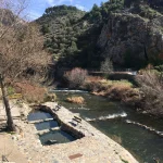 Este pueblo español tiene tres pozas naturales a 37 grados y es gratis: aún llegas antes de que se masifique