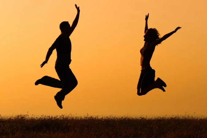 Dra. Gabi López (45), médica, nutricionista y psicóloga: "Si no practicas conectar con lo que de verdad quieres, el automático decidirá por ti" 1 Merca2.es conectar