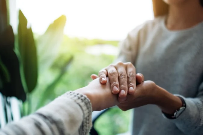 Dr. Iñaki Piñuel (60), experto en trauma relacional: “Colocarte en primer lugar no es egoísmo: es el orden psicológico correcto” 3 Merca2.es Romper el trance y volver a ser luz Merca2.es