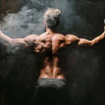 Eneko Baz, doctor en Ciencias del Deporte: “Lo último que deberías hacer para ponerte fuerte es comprar suplementos; lo primero es controlar el estrés y los hábitos que te alejan de tus objetivos”