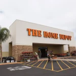 Home Depot intenta reactivar su negocio tras un trimestre débil